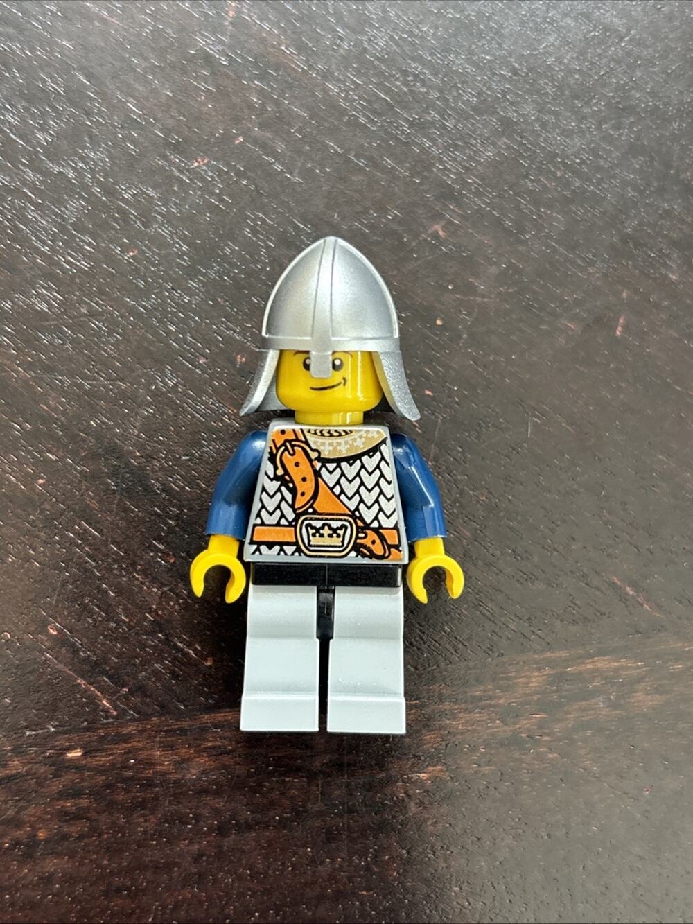 Lego Fantasy Era Crown Knight Minifigure Scale Mail w/Chest Strap Helmet #cas417